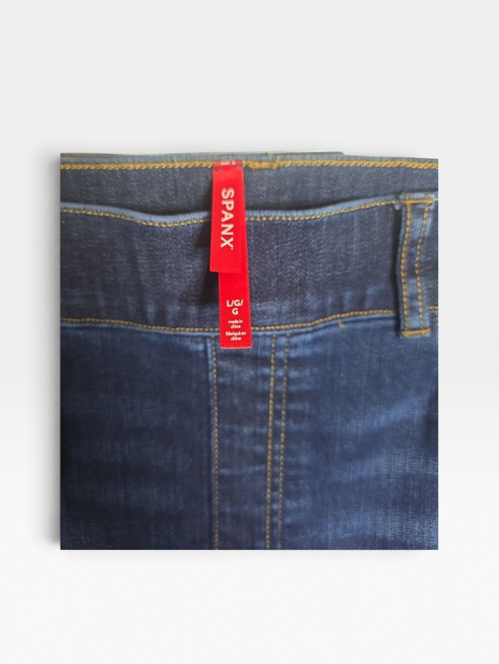 Women's NWOT Spanx boot cut, dark wash pull-on jeans, size large - Picture 3 of 3